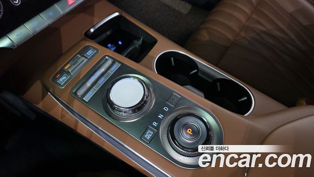 Genesis GV70 2023 — photo 12