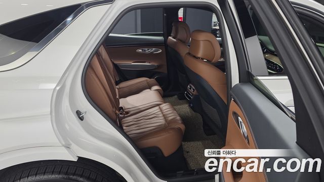 Genesis GV70 2023 — photo 18