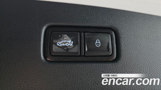 Genesis GV70 2023 — photo 21