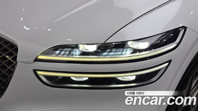 Genesis GV70 2023 — photo 8