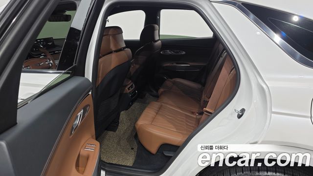 Genesis GV70 2023 — photo 16