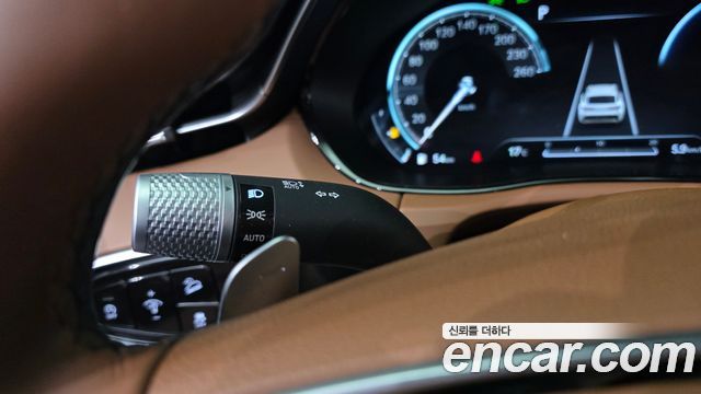 Genesis GV70 2023 — photo 27
