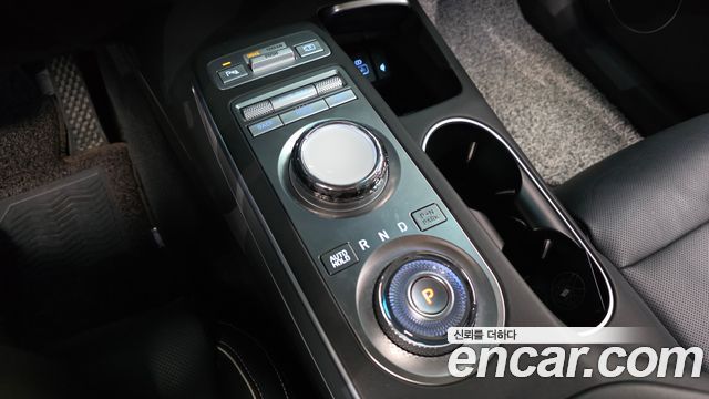 Genesis GV70 2022 — photo 9