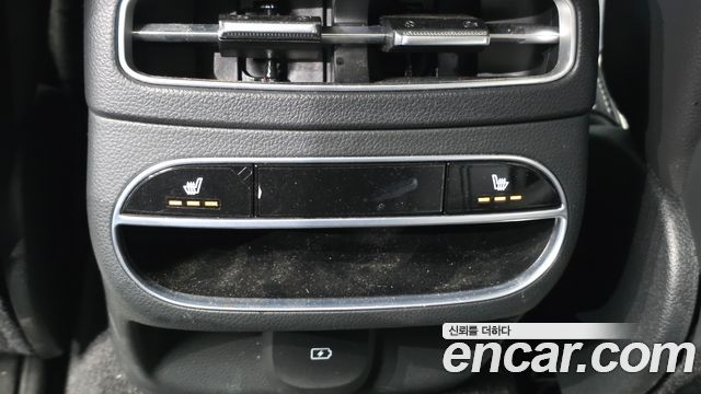 Genesis GV70 2022 — photo 19