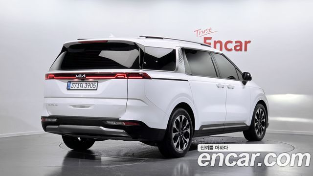 Kia Canival 2023 — photo 2