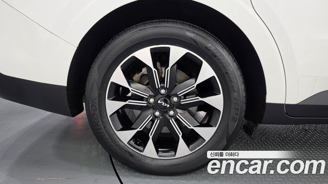 Kia Canival 2023 — photo 5