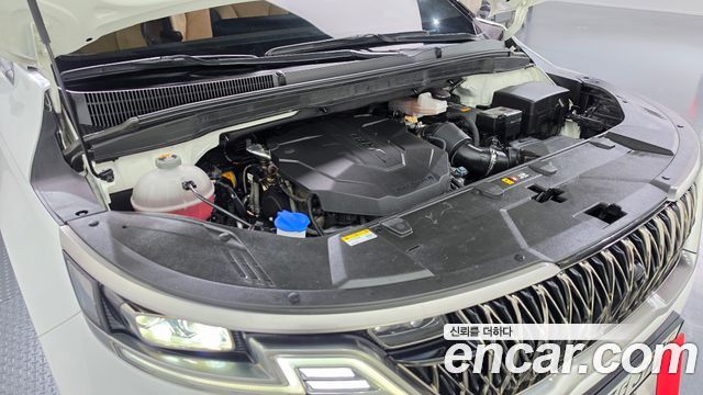 Kia Canival 2023 — photo 6