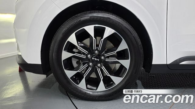 Kia Canival 2023 — photo 7