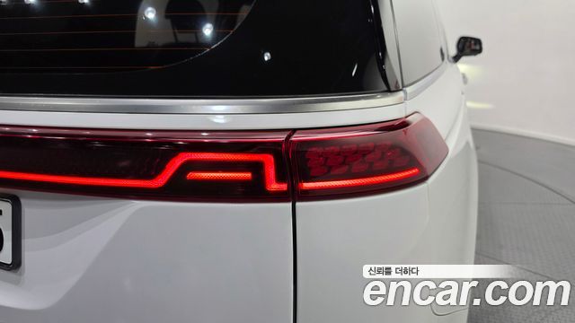 Kia Canival 2023 — photo 9