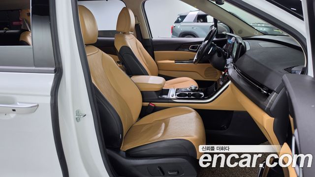 Kia Canival 2023 — photo 16