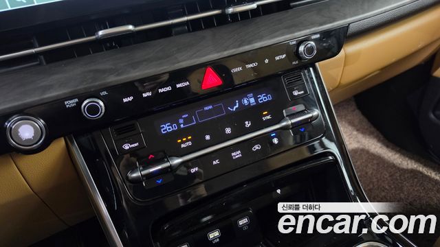 Kia Canival 2023 — photo 28
