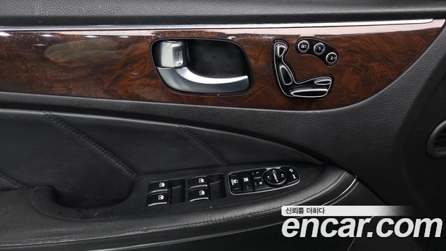 Hyundai Equus 2015 — photo 17