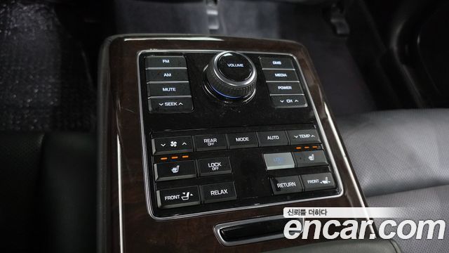Hyundai Equus 2015 — photo 18