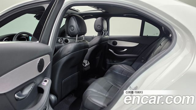 Mercedes-Benz C-Class 2021 — photo 17