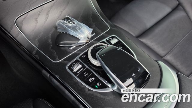 Mercedes-Benz C-Class 2021 — photo 24
