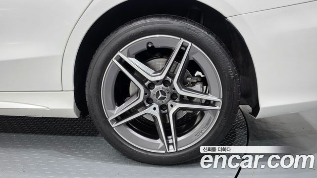 Mercedes-Benz C-Class 2021 — photo 7