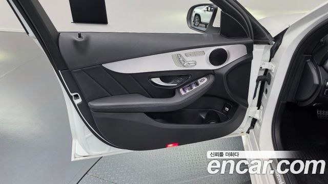 Mercedes-Benz C-Class 2021 — photo 14