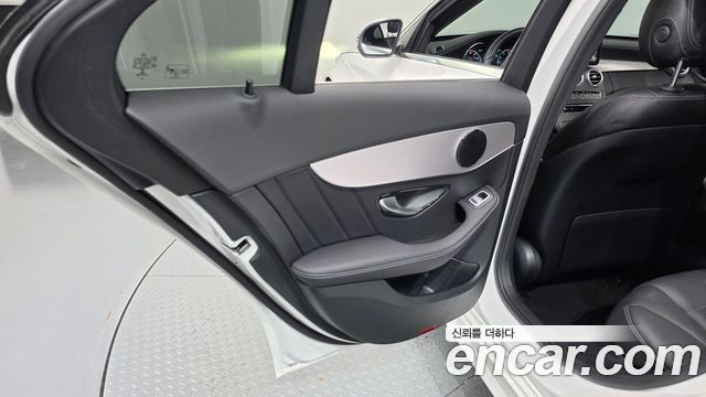 Mercedes-Benz C-Class 2021 — photo 15
