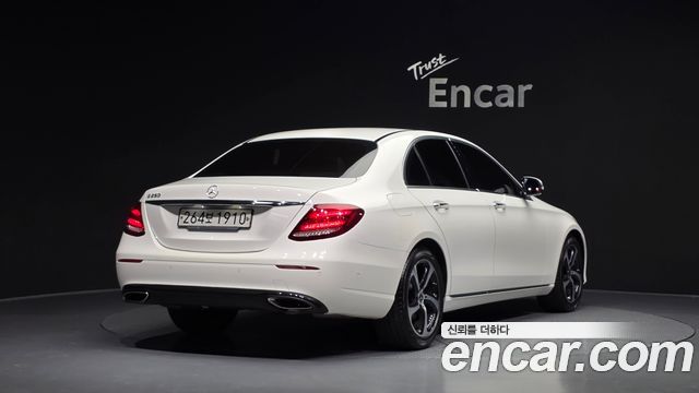 Mercedes-Benz E-Class 2020 — photo 2