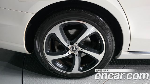 Mercedes-Benz E-Class 2020 — photo 5