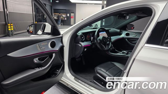 Mercedes-Benz E-Class 2020 — photo 13