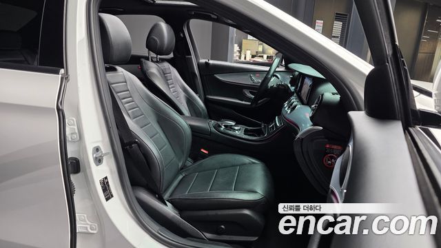 Mercedes-Benz E-Class 2020 — photo 17