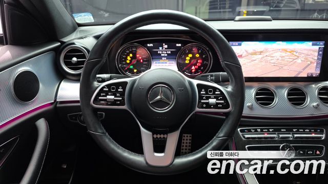 Mercedes-Benz E-Class 2020 — photo 19