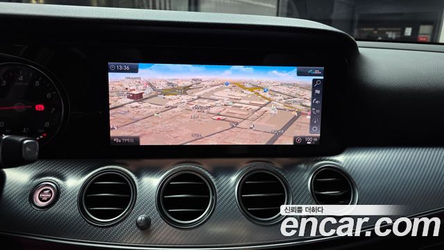 Mercedes-Benz E-Class 2020 — photo 20