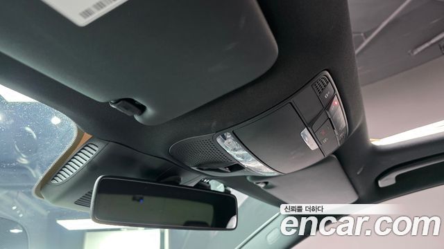 Mercedes-Benz E-Class 2020 — photo 24