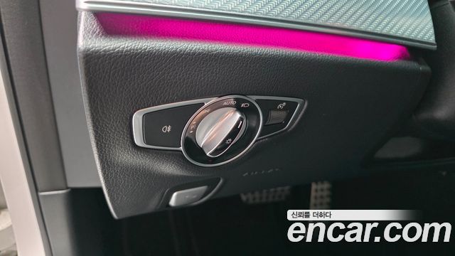 Mercedes-Benz E-Class 2020 — photo 28