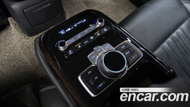 Genesis G90 2019 — photo 25