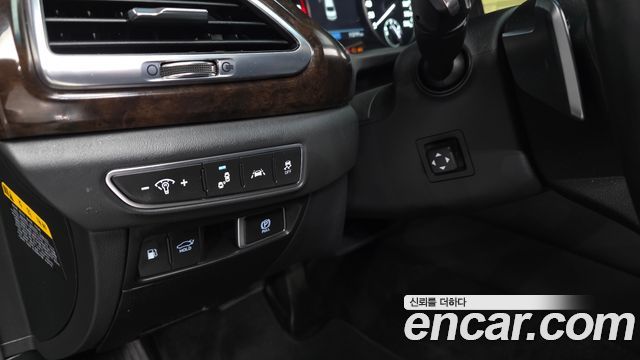 Genesis G90 2019 — photo 28