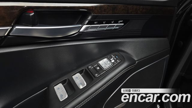 Genesis G90 2019 — photo 29