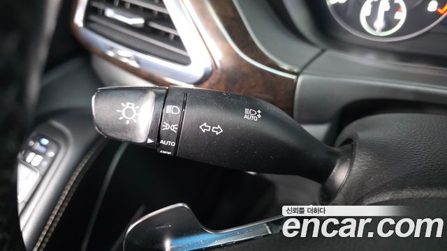 Genesis G90 2019 — photo 31