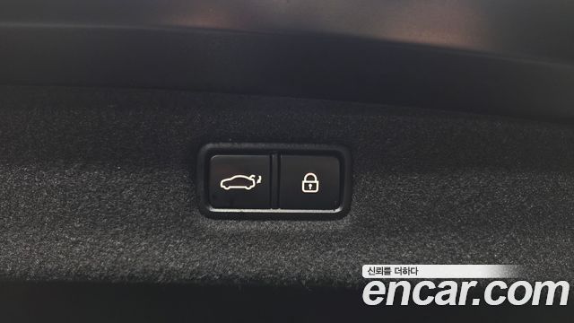 Genesis G90 2019 — photo 32