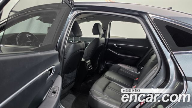 Hyundai Sonata 2021 — photo 17