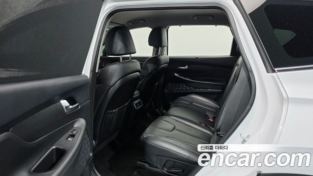 Hyundai Santafe 2022 — photo 17