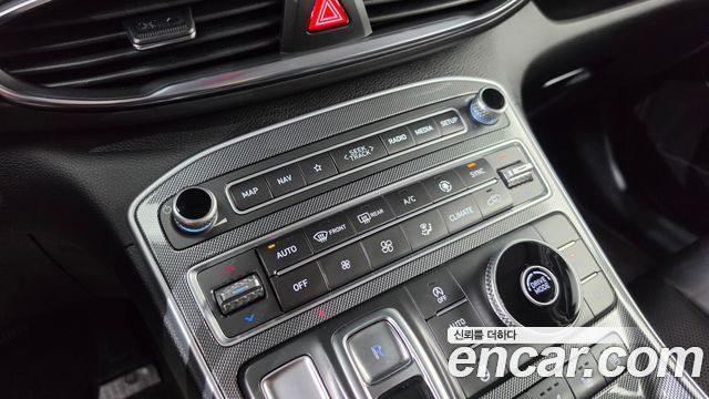 Hyundai Santafe 2022 — photo 29