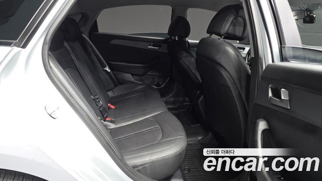 Hyundai Sonata 2017 — photo 18