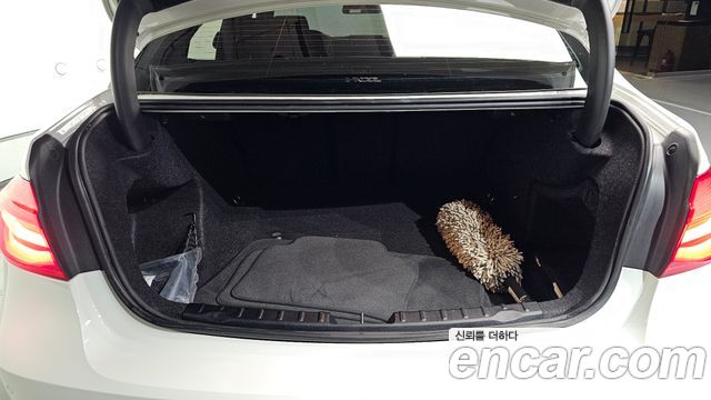 BMW 3-Series 2018 — photo 20