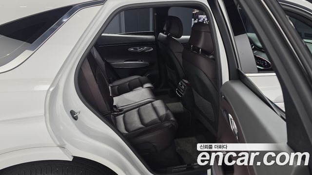 Genesis GV70 2021 — photo 18