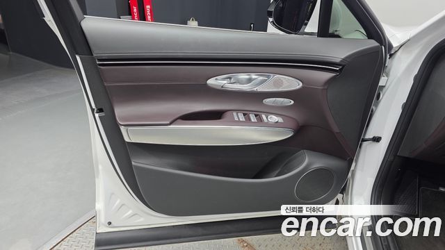 Genesis GV70 2021 — photo 14