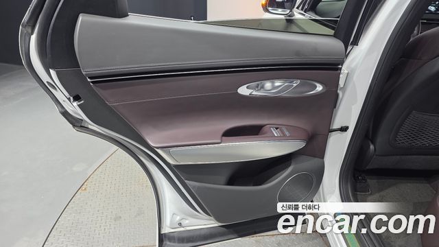 Genesis GV70 2021 — photo 15