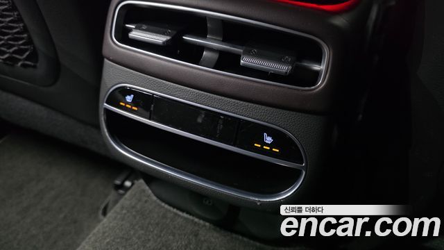 Genesis GV70 2021 — photo 29