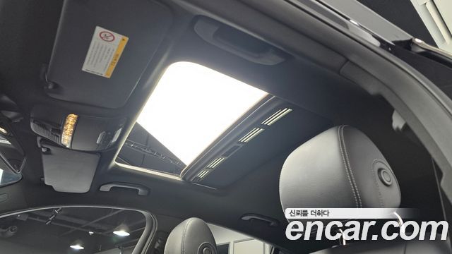 Mercedes-Benz GLC-Class 2019 — photo 19