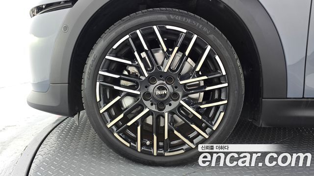 Mini Cooper Convertible 2025 — photo 5