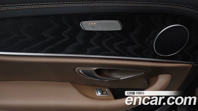Mercedes-Benz E-Class 2023 — photo 25