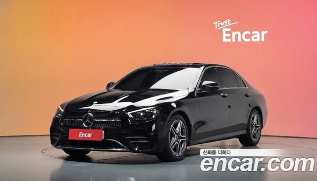Mercedes-Benz E-Class 2023 — photo 1