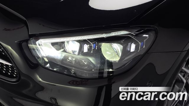 Mercedes-Benz E-Class 2023 — photo 8