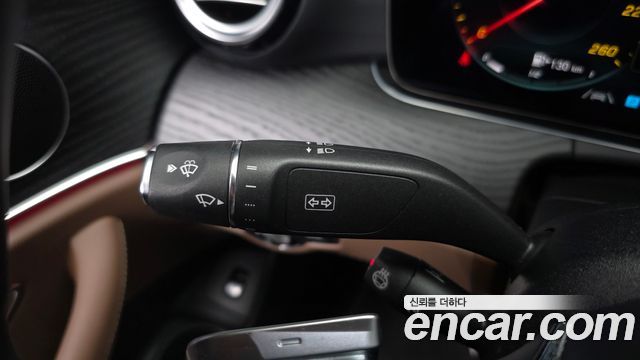 Mercedes-Benz E-Class 2023 — photo 31
